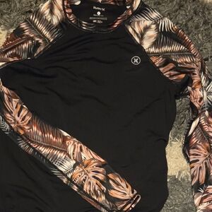 Hurley Women's Black and Tan Leaf Print Rash Guard